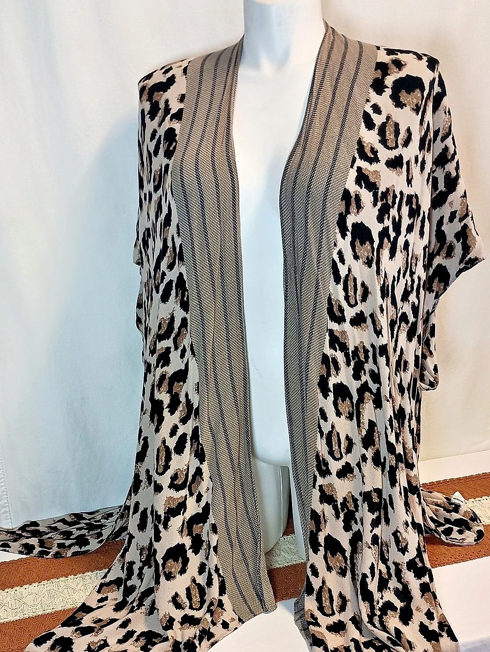 Modena Women's One Size Leopard Print Open Front Kimono